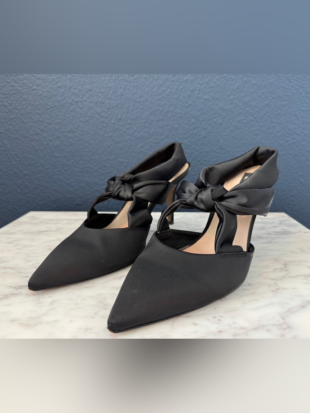 Ava & Aiden Black Pointed-Toe Heels with Knotted Strap